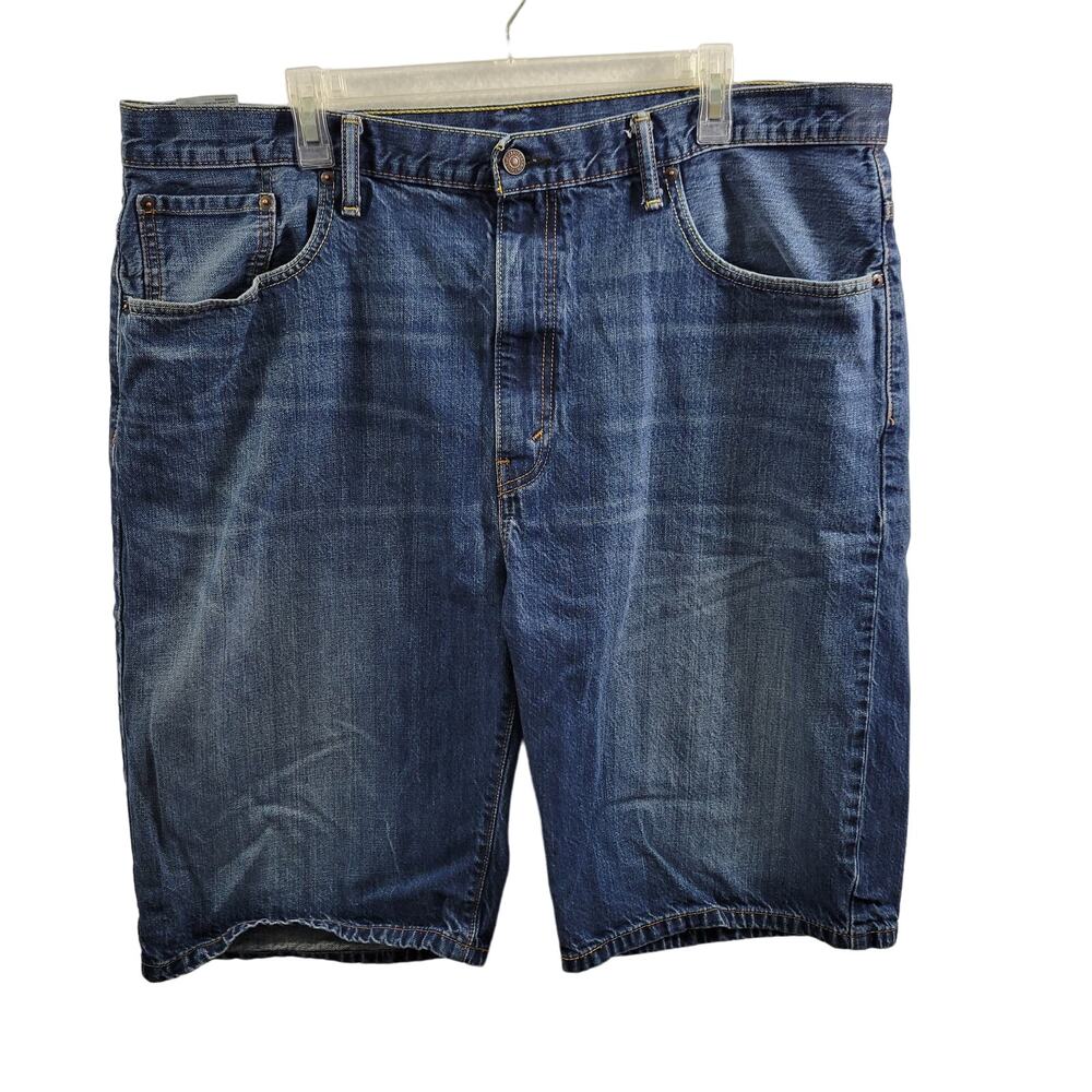 Levi Strauss Men's 569 Loose Straight Shorts Size 40" x 11" x 14"  11624-0617